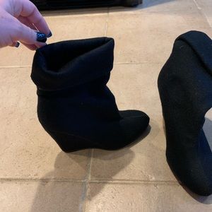 Black size 7 booties